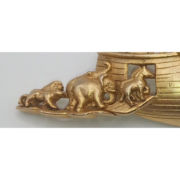 AJC Noahs Ark Gold Tone Animal Boat Brooch Pin Signed Vintage - Picture 3 of 10
